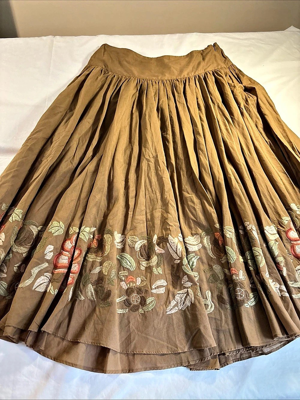 Pure DKNY Floral Embroidered MIDI Skirt in Brown Size 6